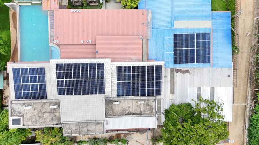 บ้านพักอาศัยขนาดใหญ่ · 4 ชุดแผง